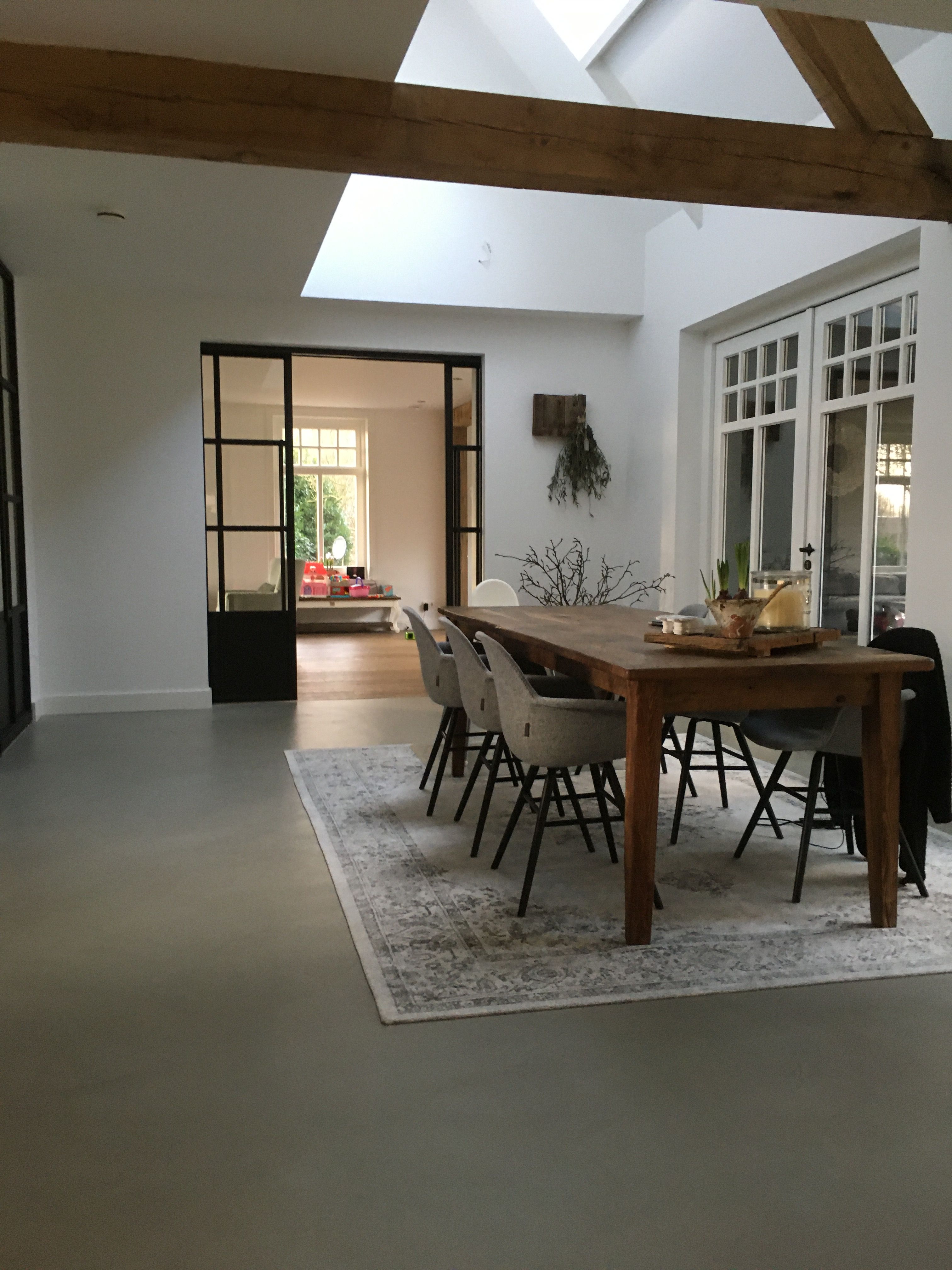 New Raw Eetkamer - sfeervolle eetkamer 1